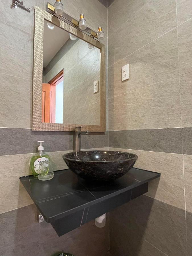 Y Linh Hotel Quy Nhon Exteriör bild