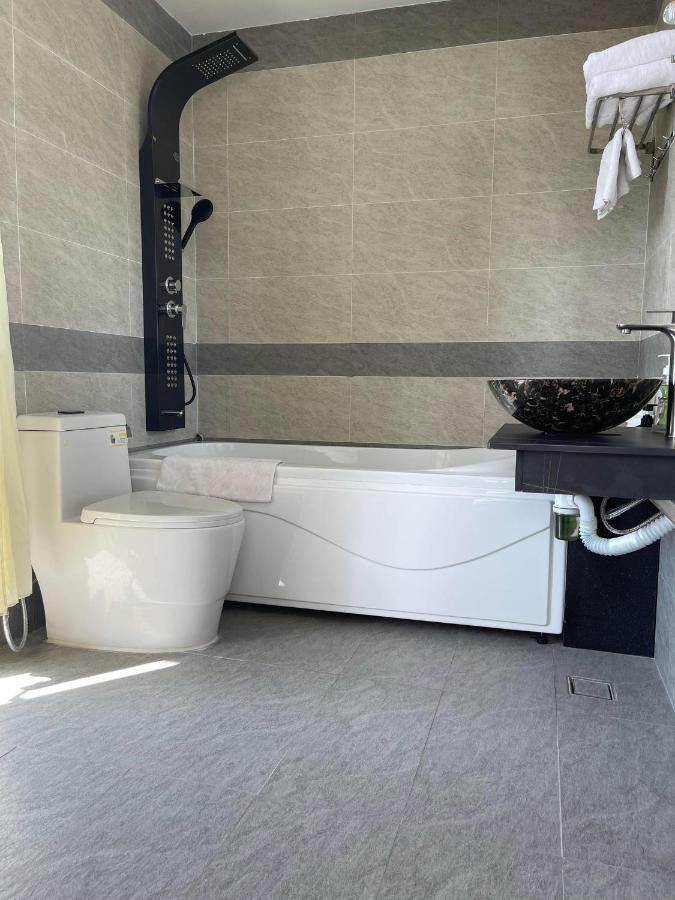 Y Linh Hotel Quy Nhon Exteriör bild