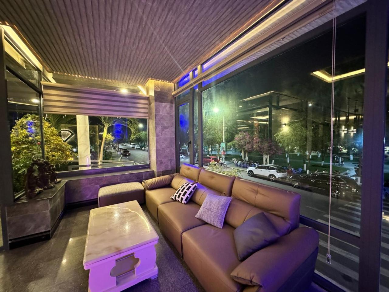 Y Linh Hotel Quy Nhon Exteriör bild